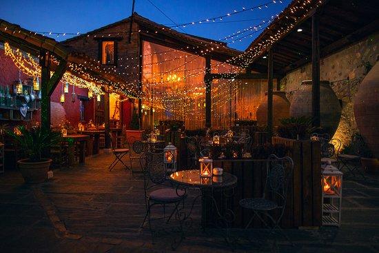 Patio de Los Olivos