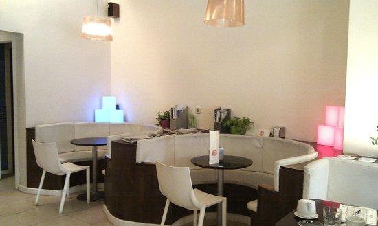 Pryce Cafe