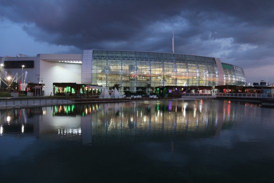 el Centro Comercial H2O