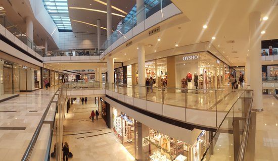 el Centro Comercial Plenilunio